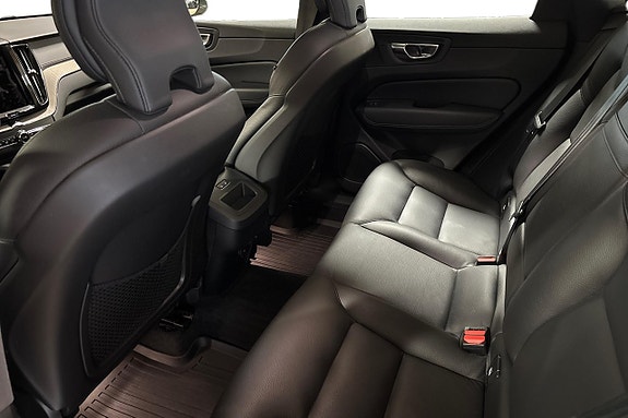 Volvo XC60 23 of 28