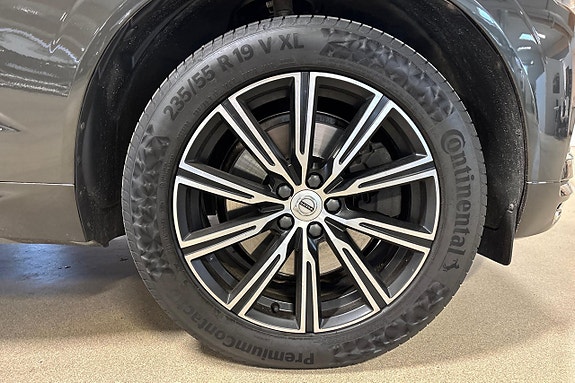 Volvo XC60 5 of 28