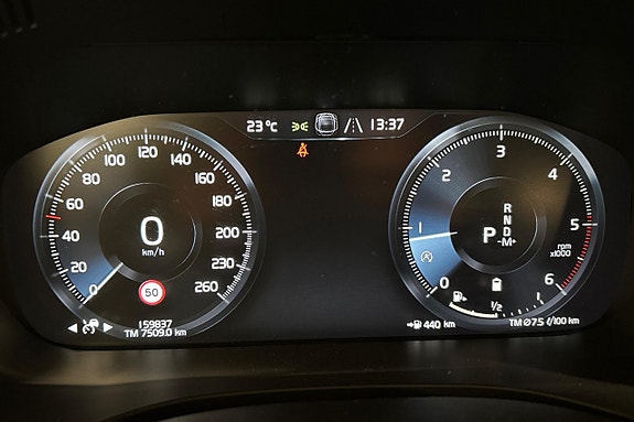Volvo XC60 16 of 28