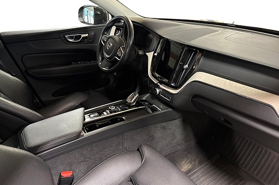 Volvo XC60 12 of 28