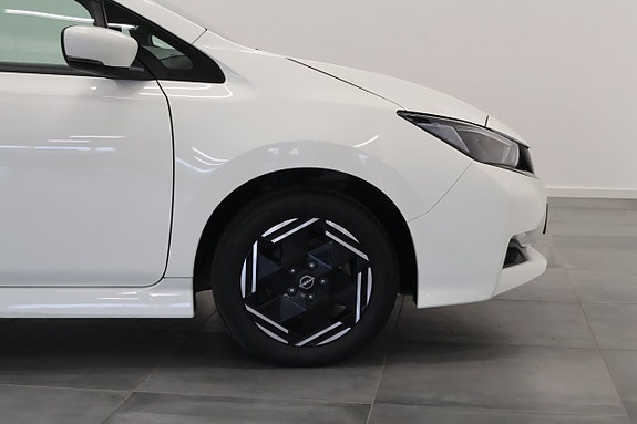 Nissan Leaf 18 of 18