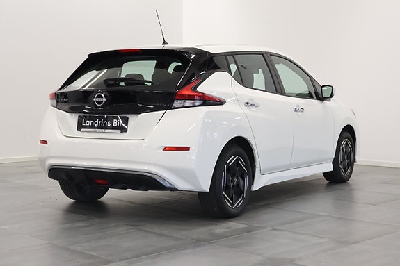 Nissan Leaf 3 of 18