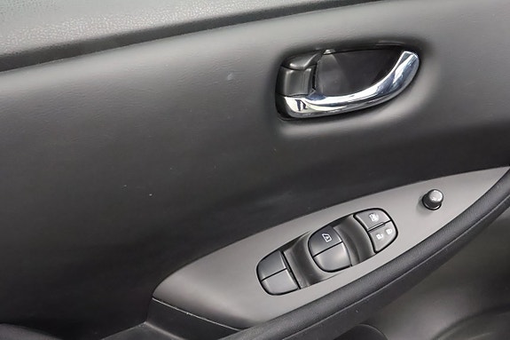 Nissan Leaf 10 of 18