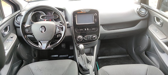 Renault Clio 6 of 10