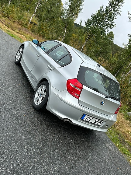 BMW 116i 2 of 9