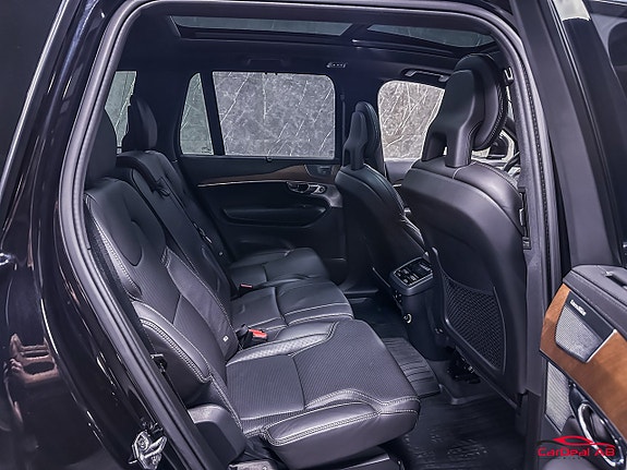 Volvo XC90 17 of 28