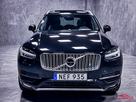 Volvo XC90 8 of 28
