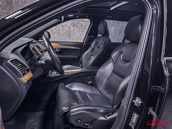 Volvo XC90 14 of 28