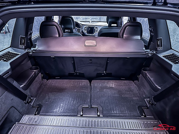 Volvo XC90 26 of 28