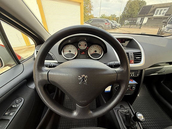 Peugeot 207 10 of 12