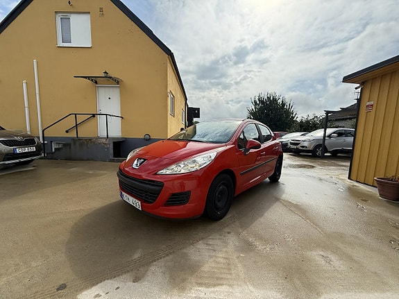 Peugeot 207 2 of 12