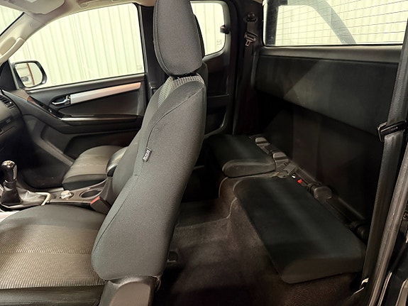 Isuzu D-max 9 of 15