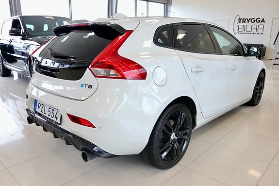 Volvo V40 9 of 26