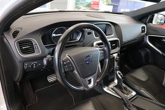 Volvo V40 14 of 26