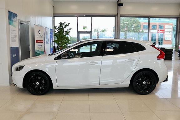 Volvo V40 7 of 26