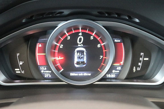 Volvo V40 17 of 26