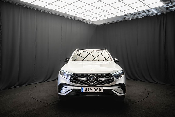 Mercedes-Benz GLC300 de 4 of 25