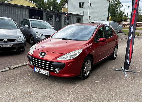Peugeot 307 2 of 9