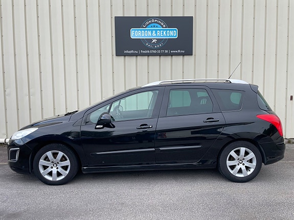 Peugeot 308 SW 2 of 8