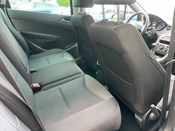 Peugeot 308 SW 5 of 8