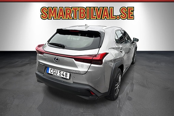Lexus UX300e 6 of 30
