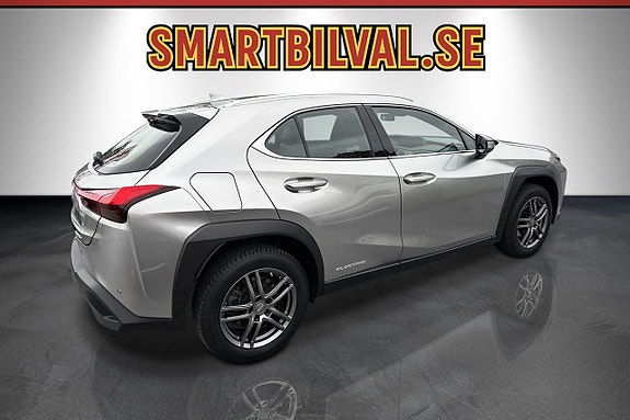 Lexus UX300e 7 of 30