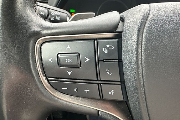 Lexus UX300e 20 of 30