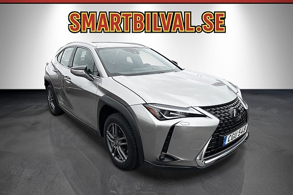 Lexus UX300e 8 of 30