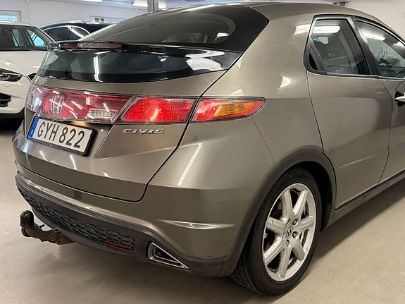 Honda Civic 10 of 27