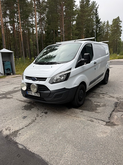 Ford Transit Custom 2 of 8