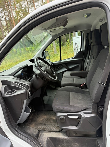 Ford Transit Custom 7 of 8