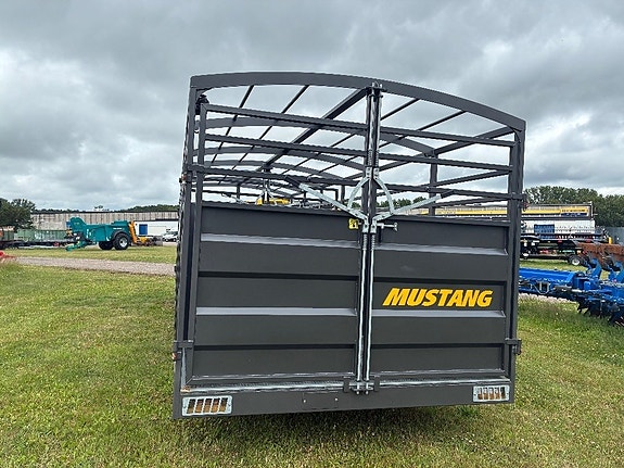 Mustang MA 770 Djurvagn 2 of 6