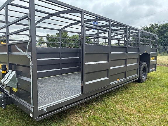 Mustang MA 770 Djurvagn 4 of 6