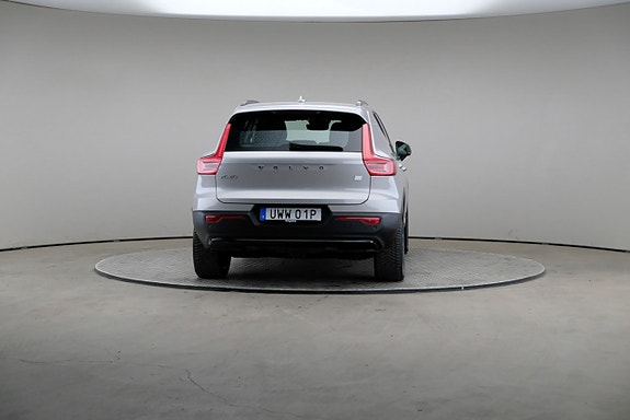Volvo XC40 2 of 3