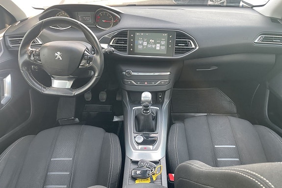 Peugeot 308 9 of 18