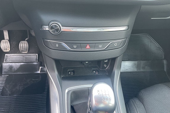 Peugeot 308 13 of 18