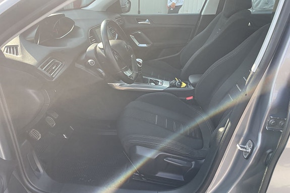 Peugeot 308 6 of 18