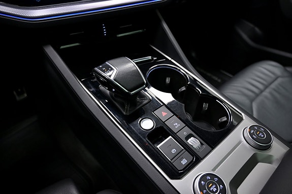 Volkswagen Touareg 27 of 30