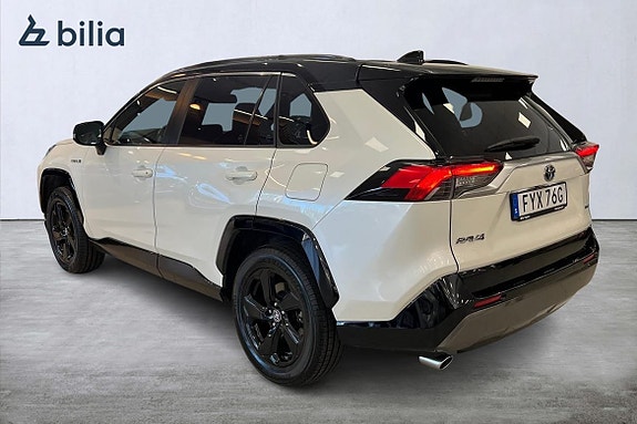 Toyota RAV4 2 of 26