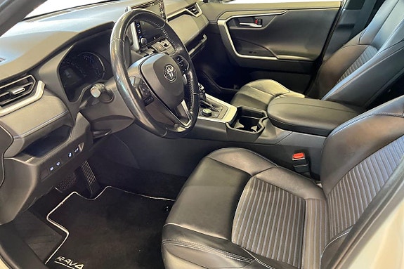 Toyota RAV4 14 of 26