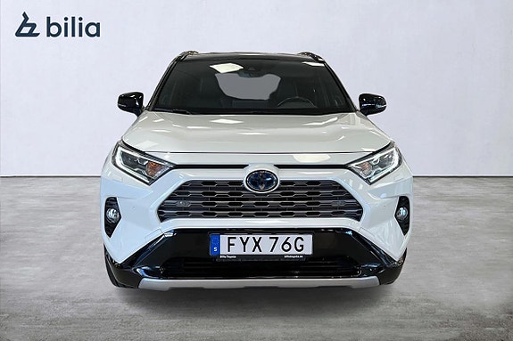 Toyota RAV4 6 of 26