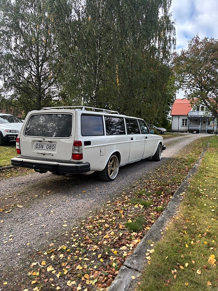 Volvo 245 5 of 7