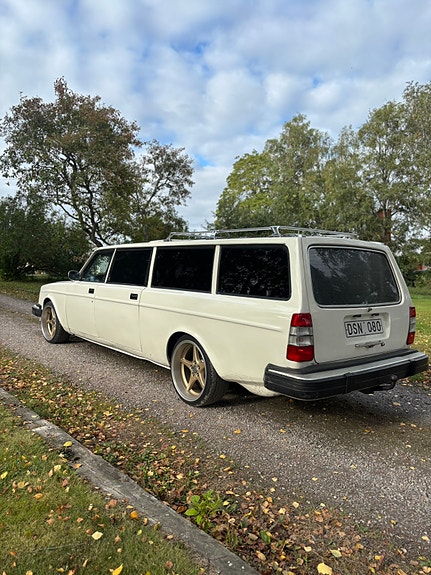 Volvo 245 4 of 7