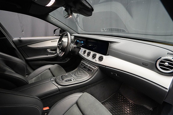 Mercedes-Benz E300 11 of 22