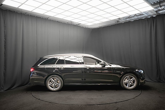 Mercedes-Benz E300 5 of 22
