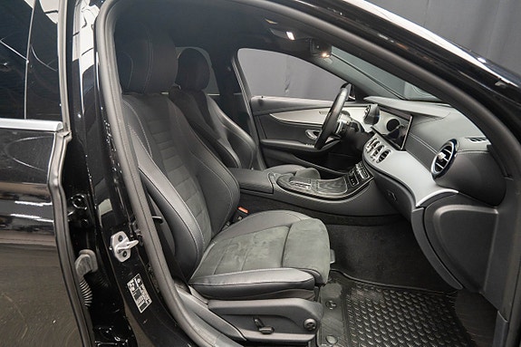 Mercedes-Benz E300 17 of 22