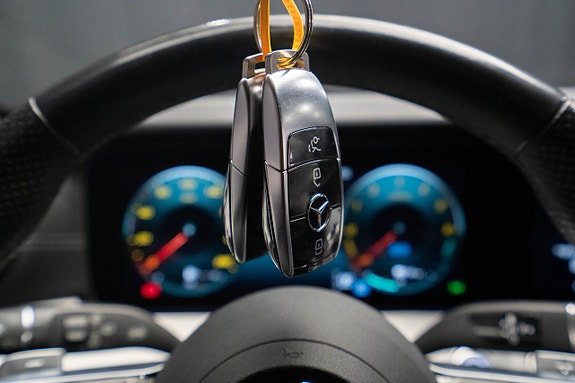 Mercedes-Benz E300 22 of 22