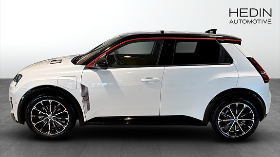 Renault 5 E-Tech 6 of 9