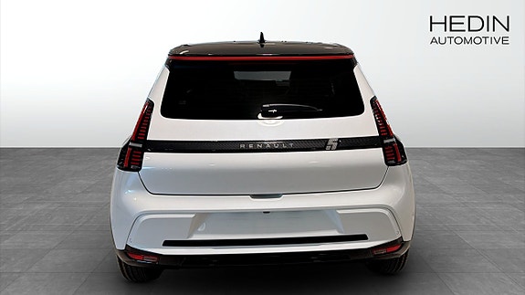 Renault 5 E-Tech 7 of 9