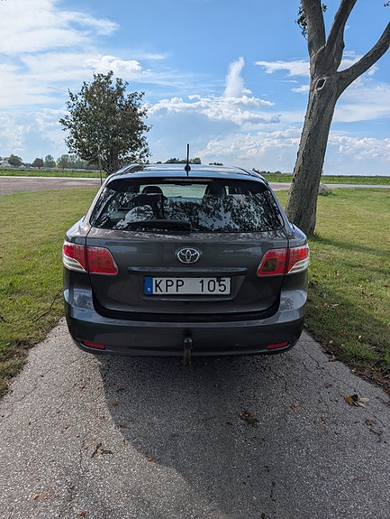 Toyota Avensis 3 of 7
